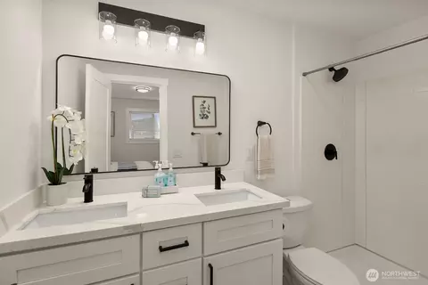 Bath - 1913 Colby Ave, Everett, WA 98201 photo 2 of 2