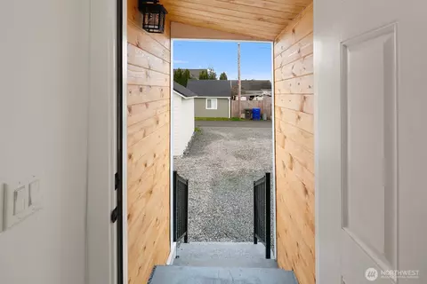 Entry Way - 1913 Colby Ave, Everett, WA 98201 photo 1 of 1
