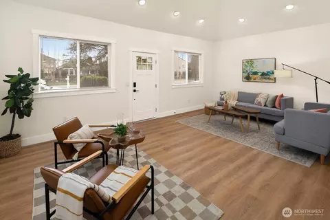 Living - 1913 Colby Ave, Everett, WA 98201 photo 3 of 3