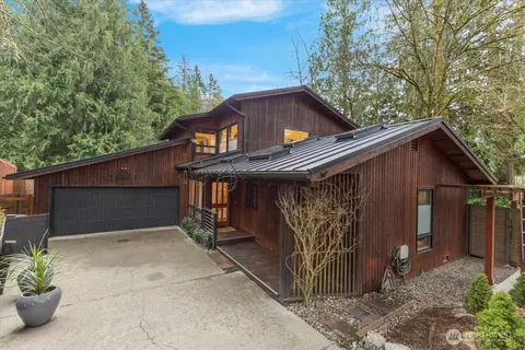 20433 NE 3rd St, Sammamish, WA 98074