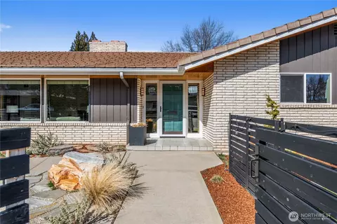1408 1st St, Wenatchee, WA 98801