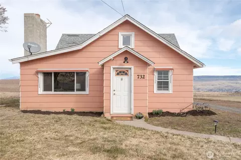 732 Edgemont Dr, Wenatchee, WA 98801