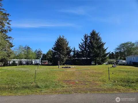 732 Edgewood Ave NE, Ocean Shores, WA 98569