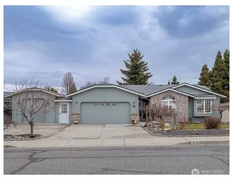615 Olympus Dr, Wenatchee, WA 98801