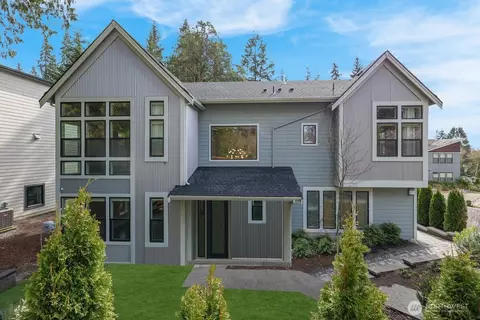 592 155th Pl NE, Bellevue, WA 98007
