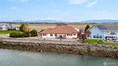 14614 Channel Dr, La Conner, WA 98257