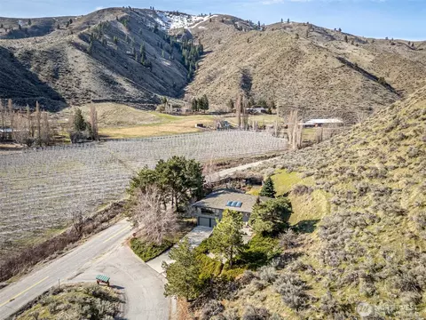 1030 Canyonside Rd, Wenatchee, WA 98801