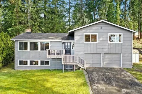 7213 NE 160th St, Kenmore, WA 98028