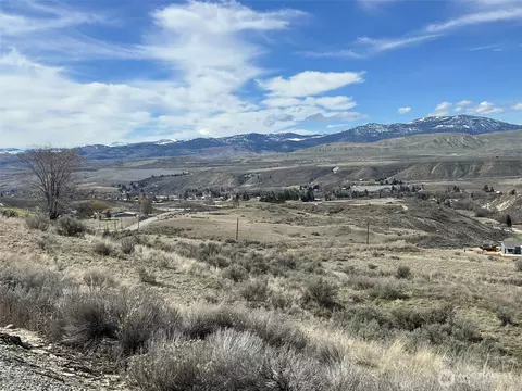 4 Valley View Rd, Tonasket, WA 98855