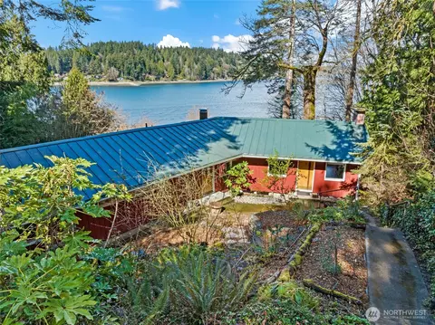 5010 Sunset Dr NW, Olympia, WA 98502