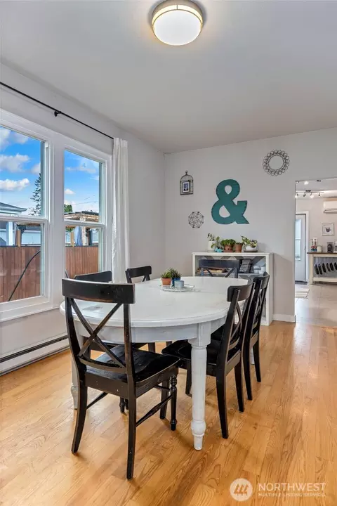 Dining - 2418 Chestnut St, Everett, WA 98201 photo 1 of 2