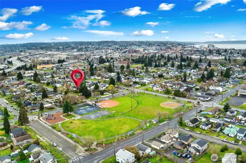View/Area - 2418 Chestnut St, Everett, WA 98201 photo 3 of 5