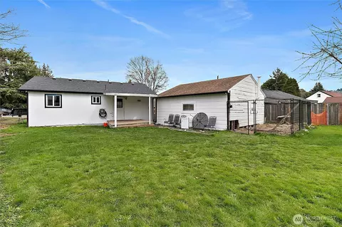 Exterior - 7308 Riverside Rd E, Sumner, WA 98390 photo 7 of 9