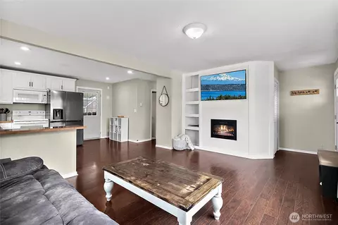Living - 7308 Riverside Rd E, Sumner, WA 98390 photo 1 of 5