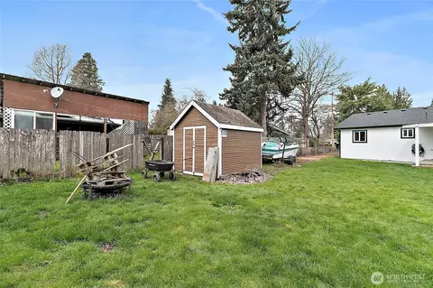 Exterior - 7308 Riverside Rd E, Sumner, WA 98390 photo 5 of 9