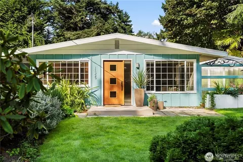 11325 99th Ave SW, Vashon, WA 98070