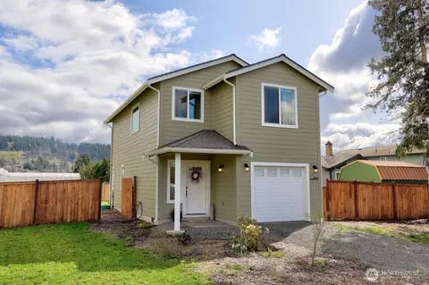 8311 Riverside Dr E, Sumner, WA 98390