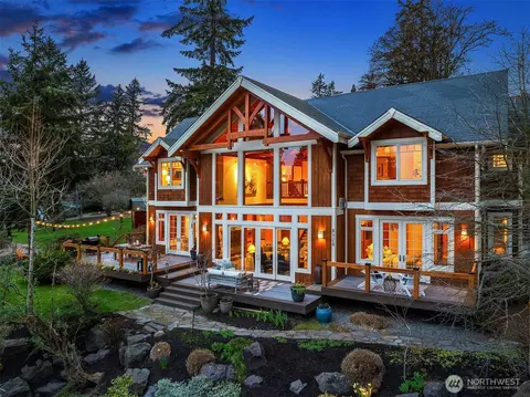 8320 NE 110th Pl, Kirkland, WA 98034