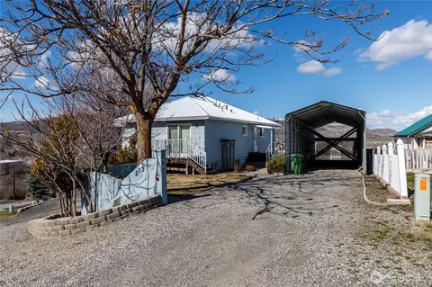 203 Roosevelt Dr, Grand Coulee, WA 99133