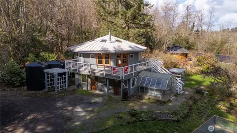 8802 SW Soper Rd, Vashon, WA 98070