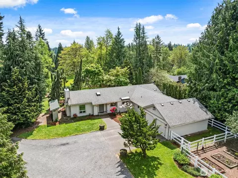 20828 SE 202nd St, Renton, WA 98058