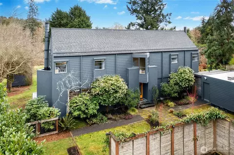 7748 Sportsman Club Rd NE, Bainbridge Island, WA 98110