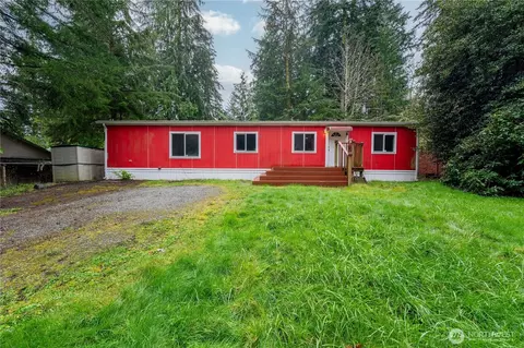 1600 Aspen Dr, Camano Island, WA 98282