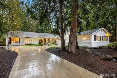 2011 213th Ave NE, Sammamish, WA 98074