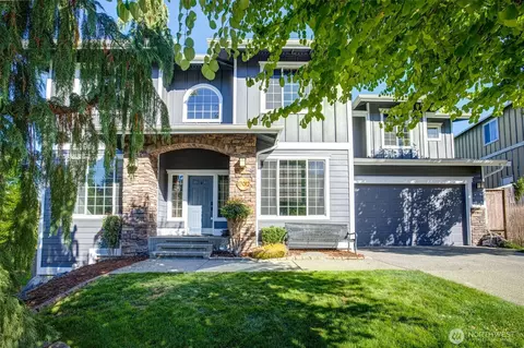 17012 W Hill Dr E, Bonney Lake, WA 98391