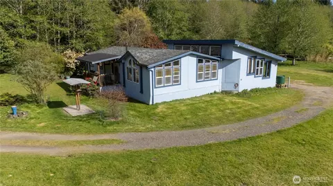 1074 Wentworth Rd, Forks, WA 98331
