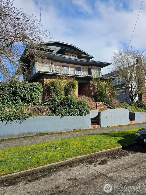 4106 Burke Ave N, Seattle, WA 98103