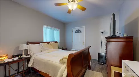 Bedroom - 20115 SE 424th St, Enumclaw, WA 98022 photo 5 of 5