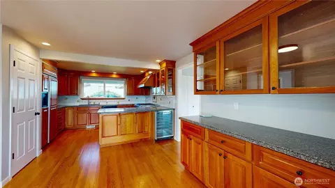 Kitchen - 20115 SE 424th St, Enumclaw, WA 98022 photo 1 of 3