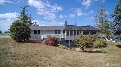 Exterior - 20115 SE 424th St, Enumclaw, WA 98022 photo 5 of 10