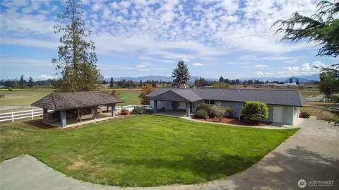 Exterior - 20115 SE 424th St, Enumclaw, WA 98022 photo 2 of 10