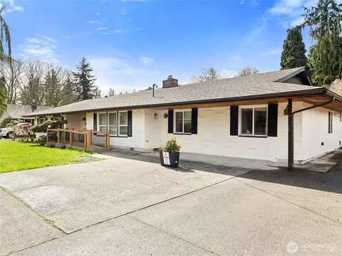 8816 NE 60th Dr, Marysville, WA 98270