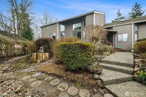 2411 SE 8th Pl, Renton, WA 98055
