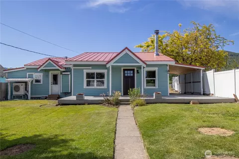 8425 Dorn St, Dryden, WA 98821