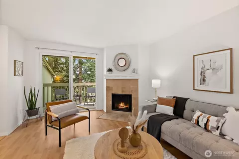 9474 Redmond Woodinville Rd NE #A305, Redmond, WA 98052