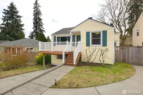3543 SW Southern St, Seattle, WA 98126