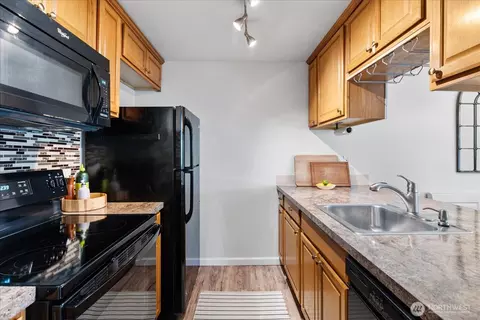 Kitchen - 311 128th St SE #E210, Everett, WA 98208 photo 1 of 3