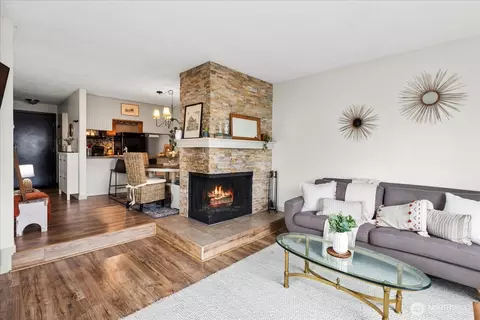 Living - 311 128th St SE #E210, Everett, WA 98208 photo 2 of 4