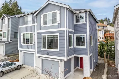 1078 NW Dragonstone, Bremerton, WA 98311