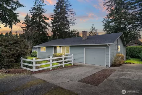 605 N 13th St, Shelton, WA 98584