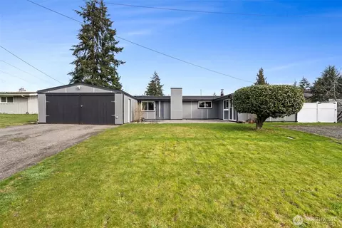 7811 Oakridge Dr SW, Lakewood, WA 98498