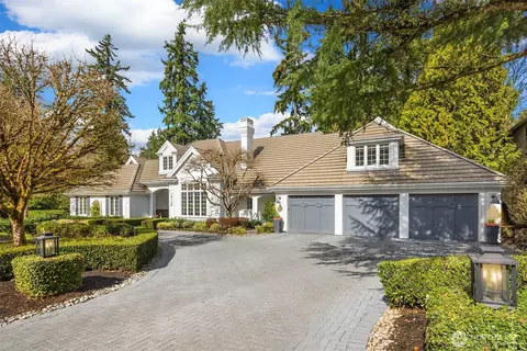 10128 SE 16th Pl, Bellevue, WA 98004