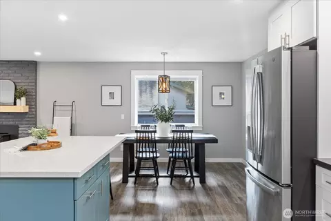 Dining - 20304 45th Dr SE, Bothell, WA 98012 photo 2 of 3