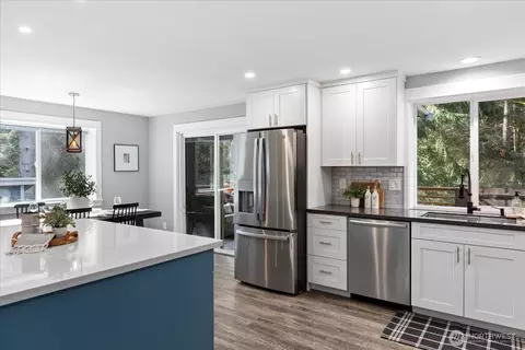 Kitchen - 20304 45th Dr SE, Bothell, WA 98012 photo 3 of 4
