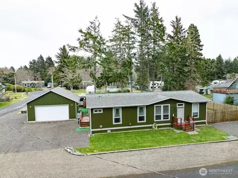 32112 N Pl, Ocean Park, WA 98640