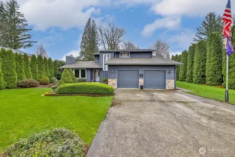 908 Riverside Dr SE, North Bend, WA 98045